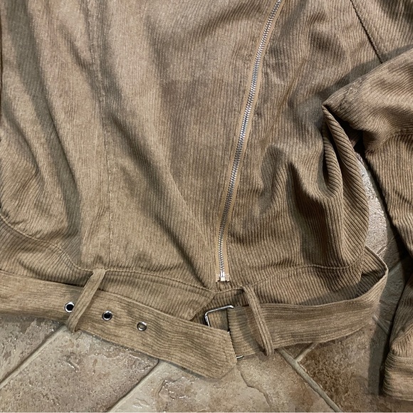 U. Style Jacket - Picture 2 of 6